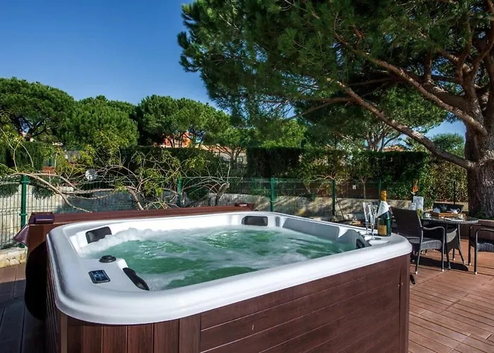 Mauri Luxe - Beautiful Beachfront Holiday home *