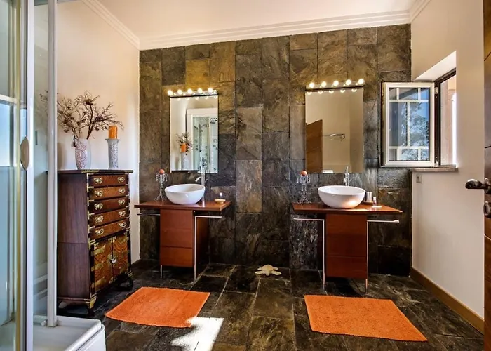 Mauri Luxe - Beautiful Beachfront Holiday home