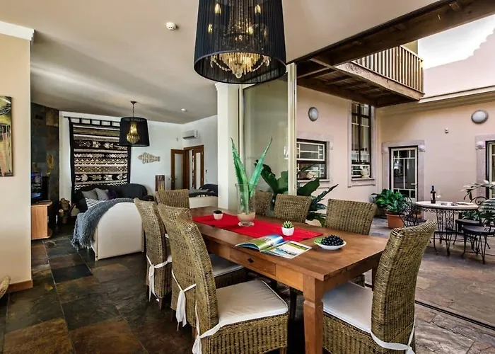 Mauri Luxe - Beautiful Beachfront Holiday home